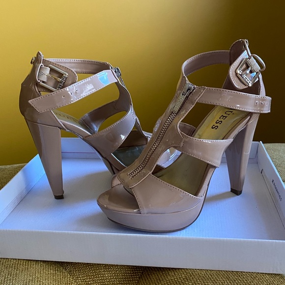 Clearance ❄️ Nude Guess Heels - Picture 2 of 16